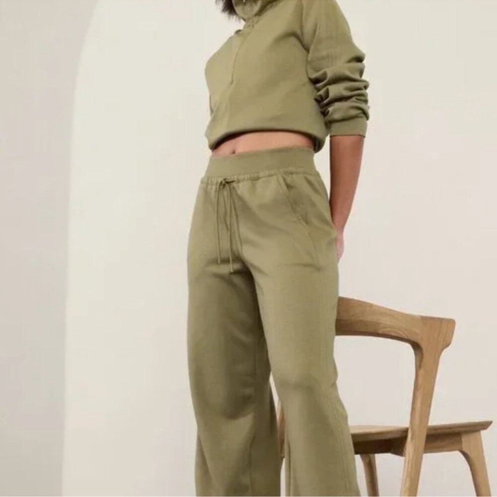 Athleta Allure 1/4 Zip Sweatshirt